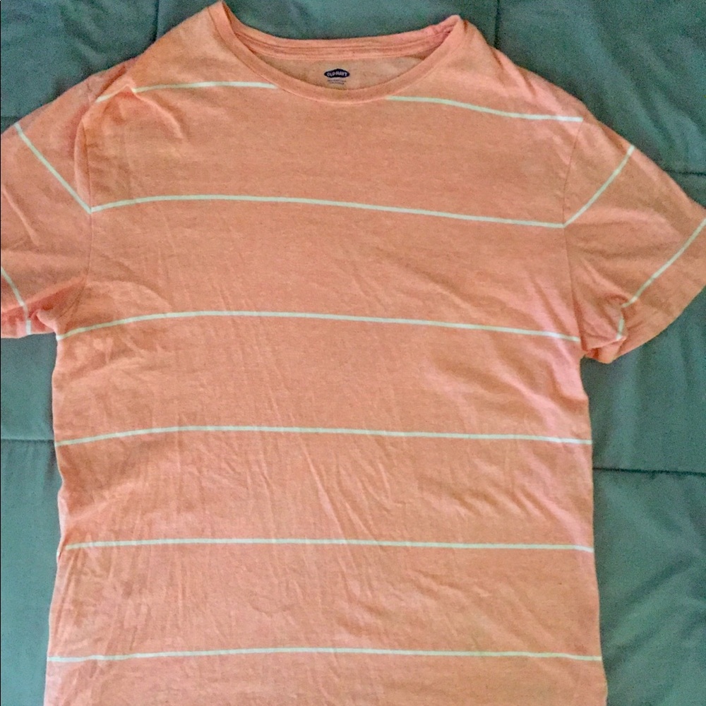 Old navy shirt size L